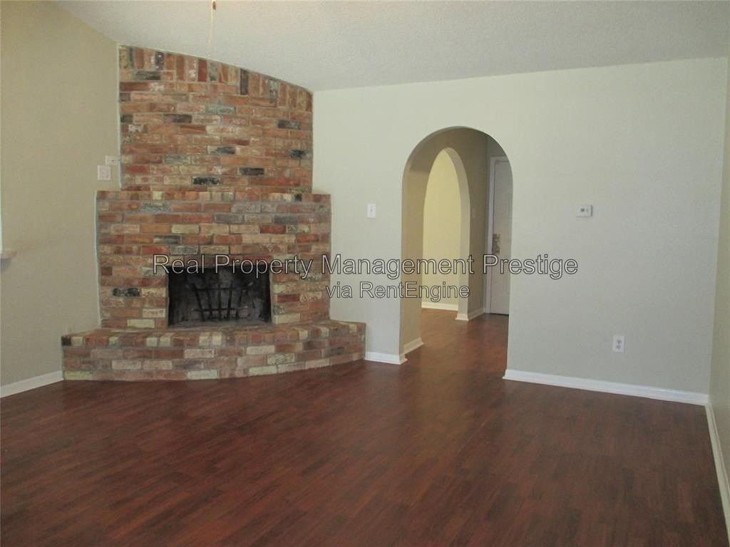 1122 Doris St - Photo 2 of 15