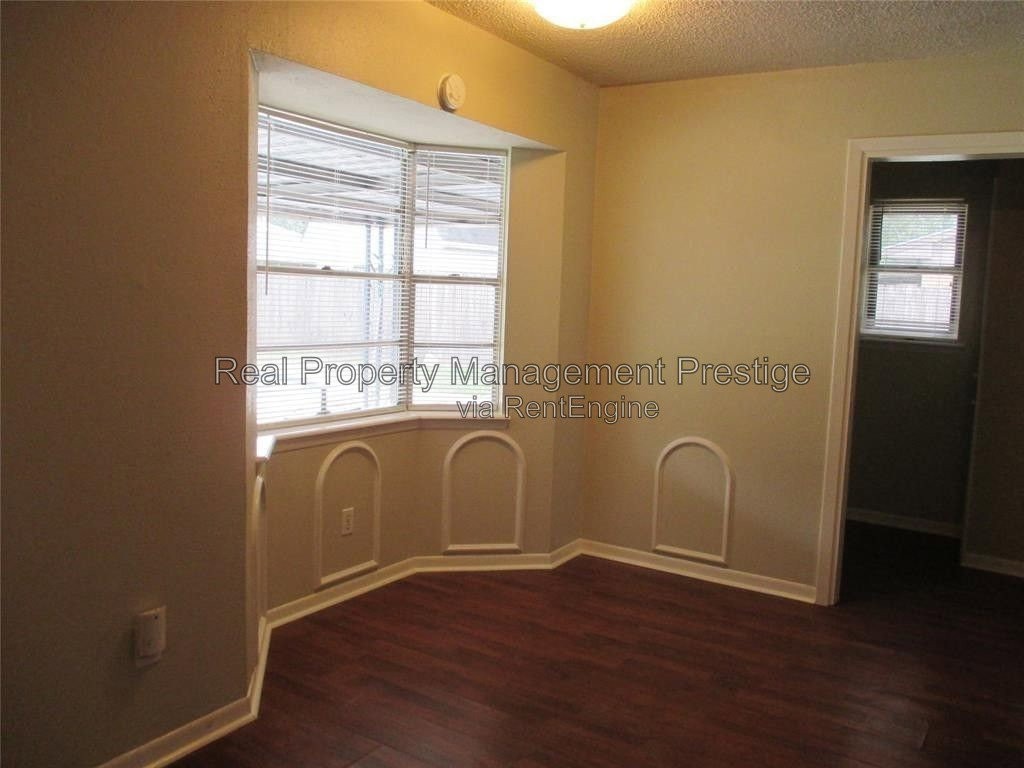 1122 Doris St - Photo 6 of 15
