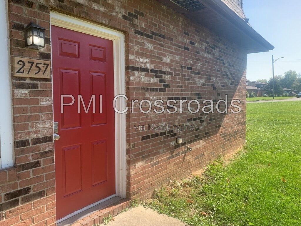 2757 Wedge St - Photo 2 of 24