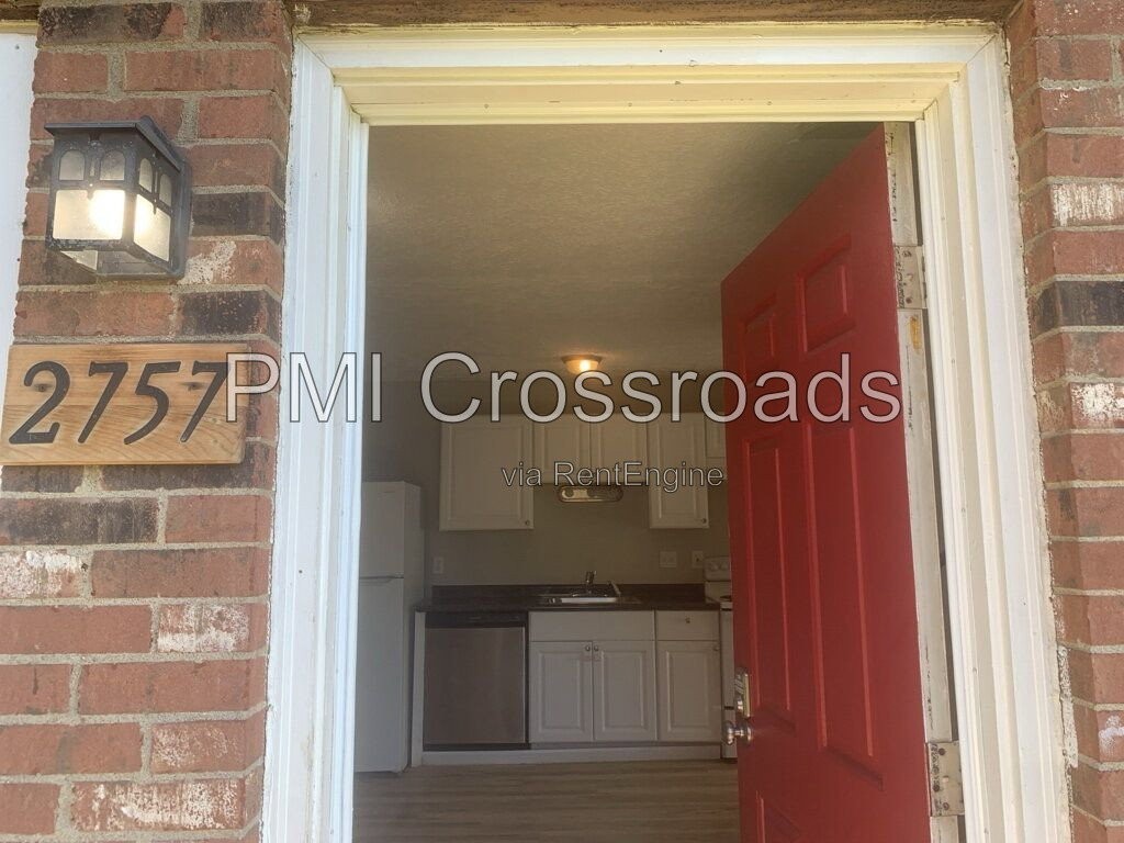 2757 Wedge St - Photo 3 of 24
