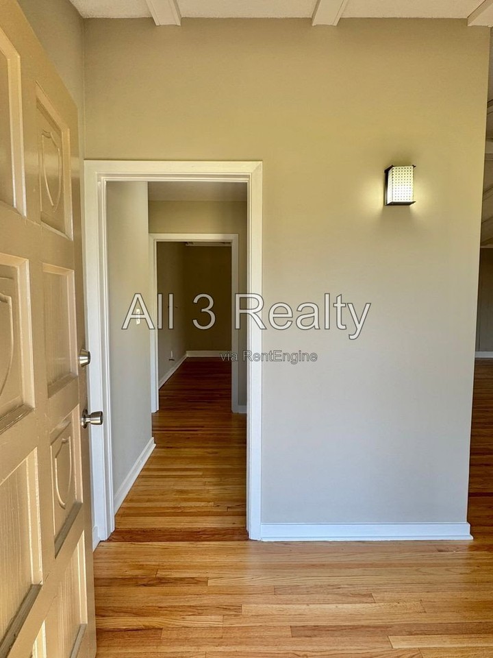3025 Guymar Rd - Photo 7 of 42