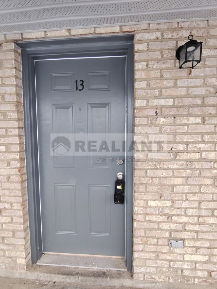 31 Hurley St #13 - Photo 2 of 15