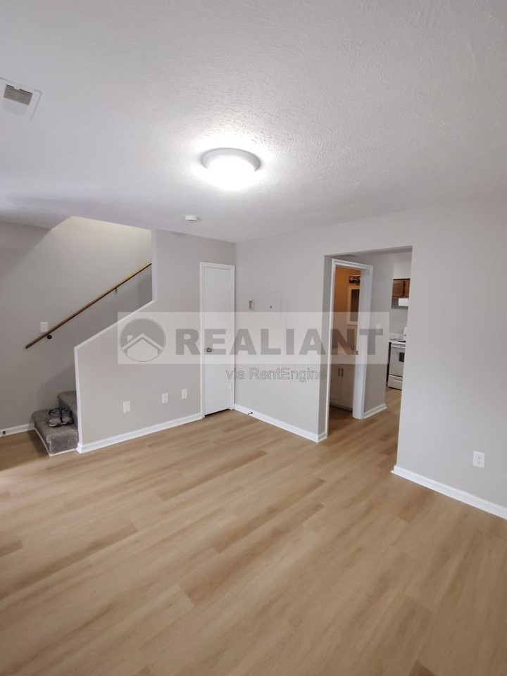 31 Hurley St #13 - Photo 4 of 15