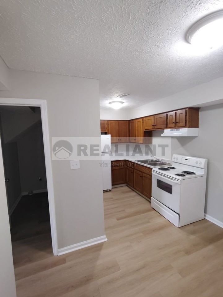 31 Hurley St #13 - Photo 7 of 15