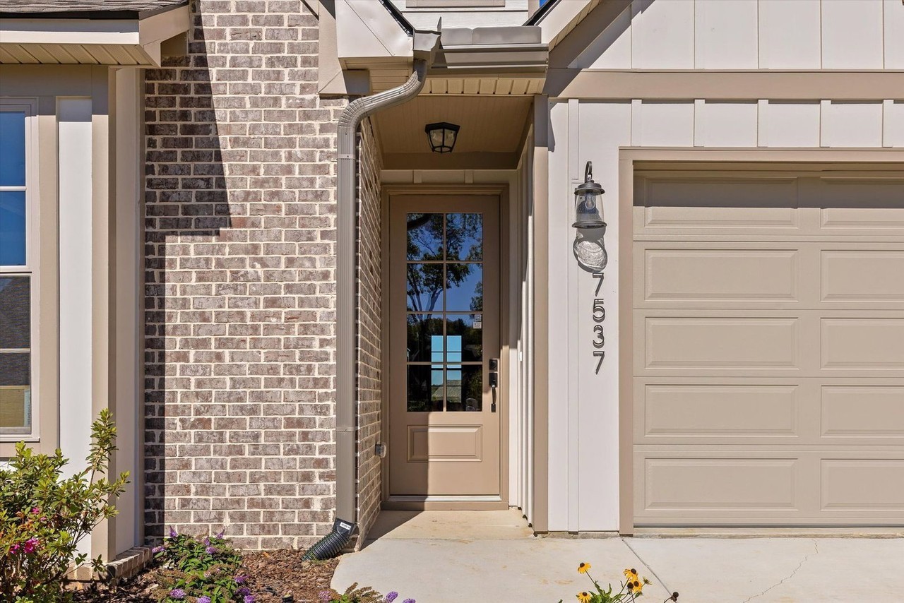 7537 Snow Line Ln - Photo 3 of 45