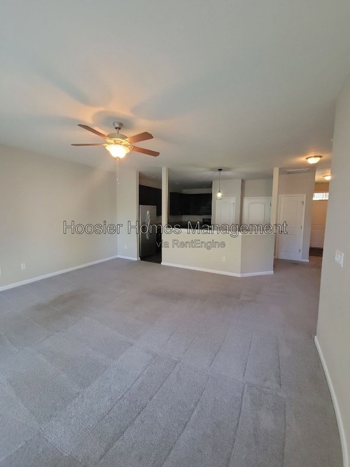641 N Grant St - Photo 2 of 11