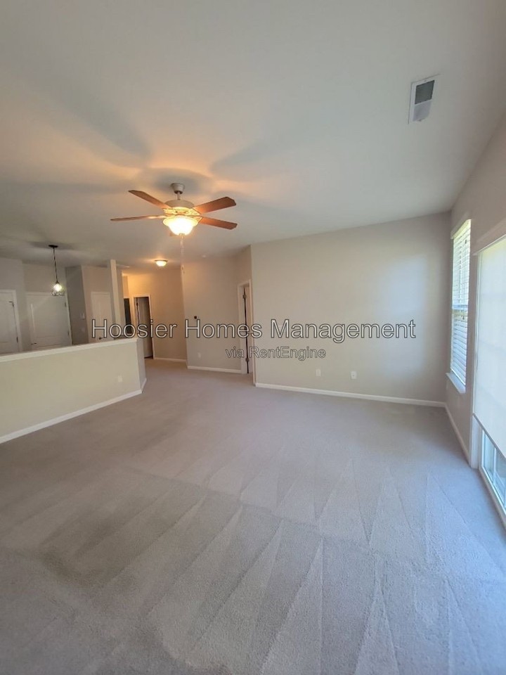 641 N Grant St - Photo 5 of 11