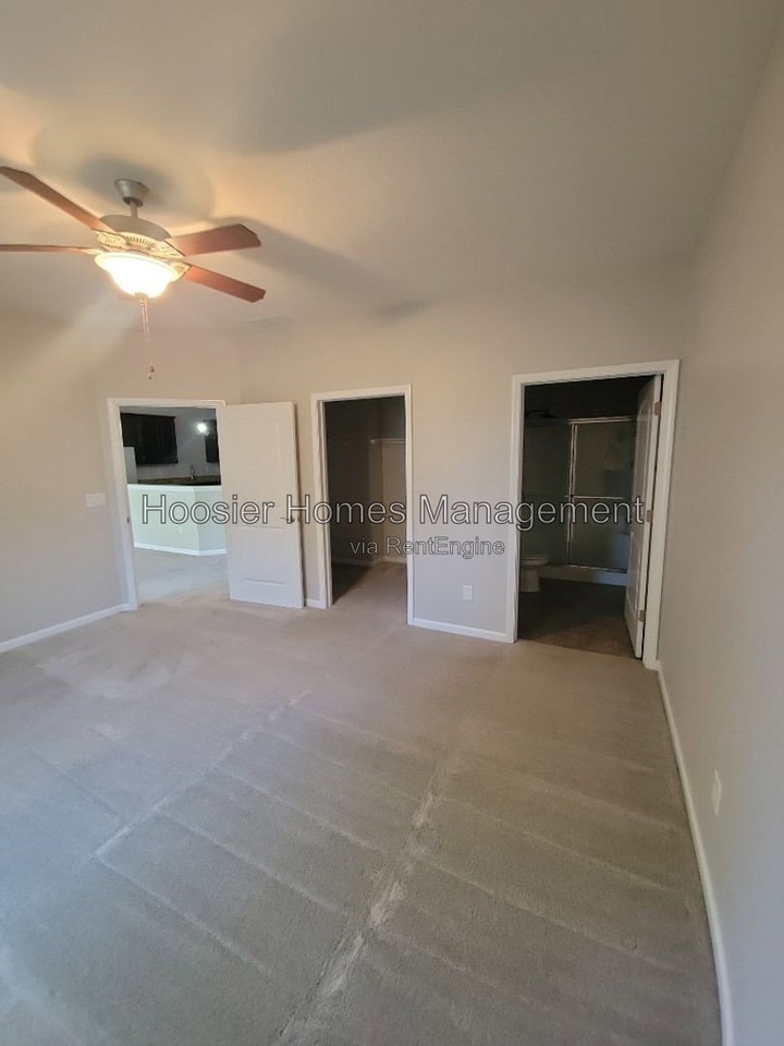641 N Grant St - Photo 6 of 11