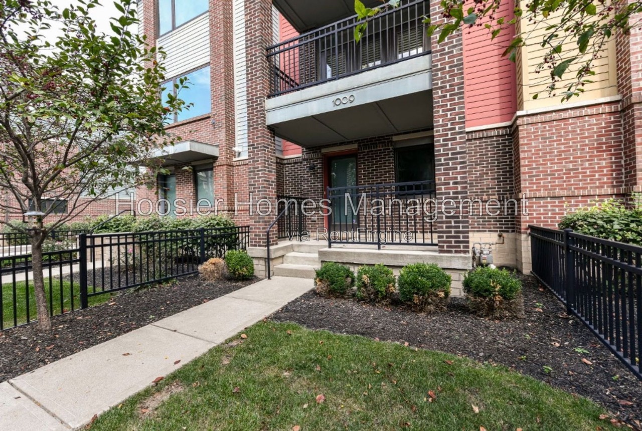 1009 N Park Ave - Photo 2 of 26