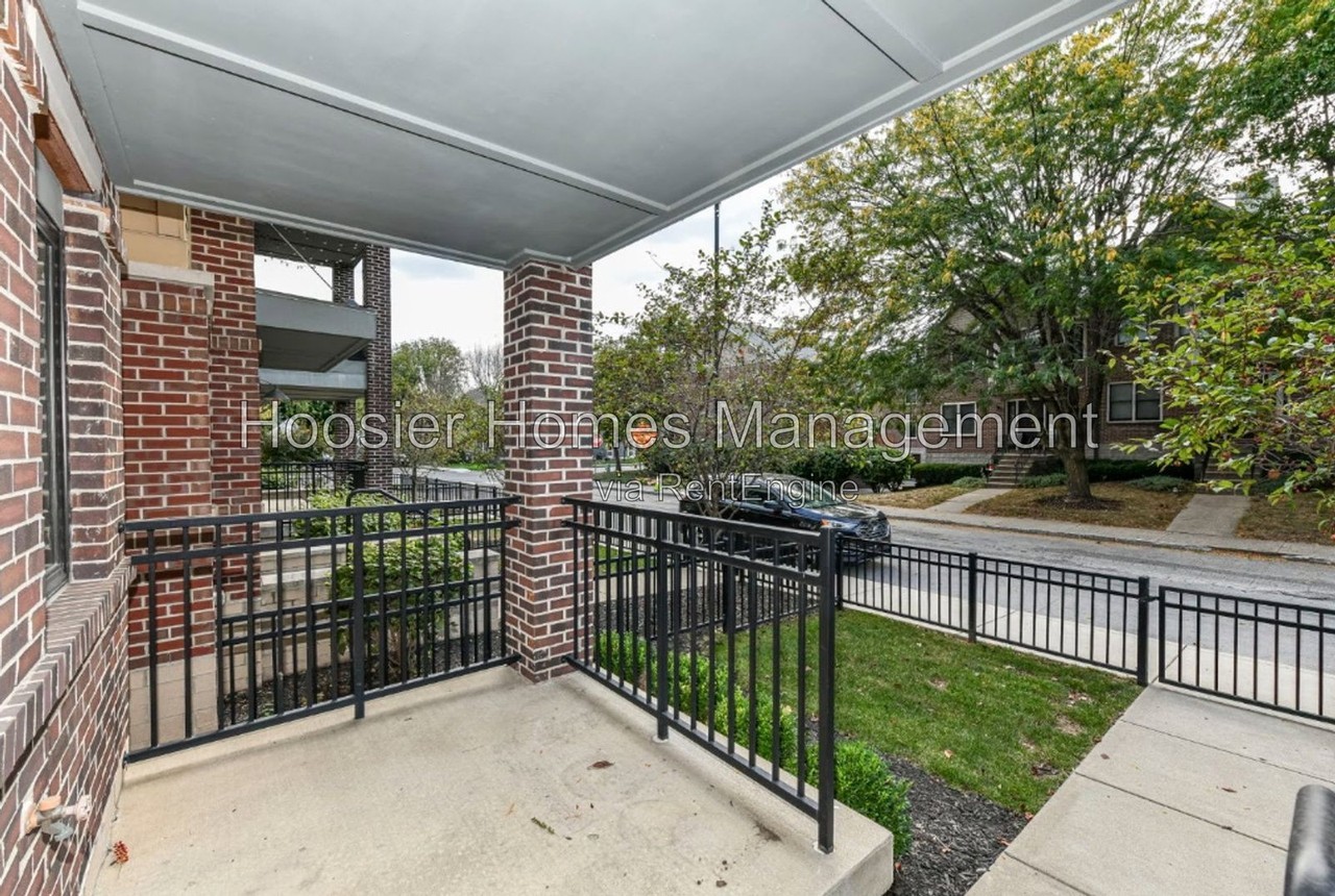 1009 N Park Ave - Photo 3 of 26