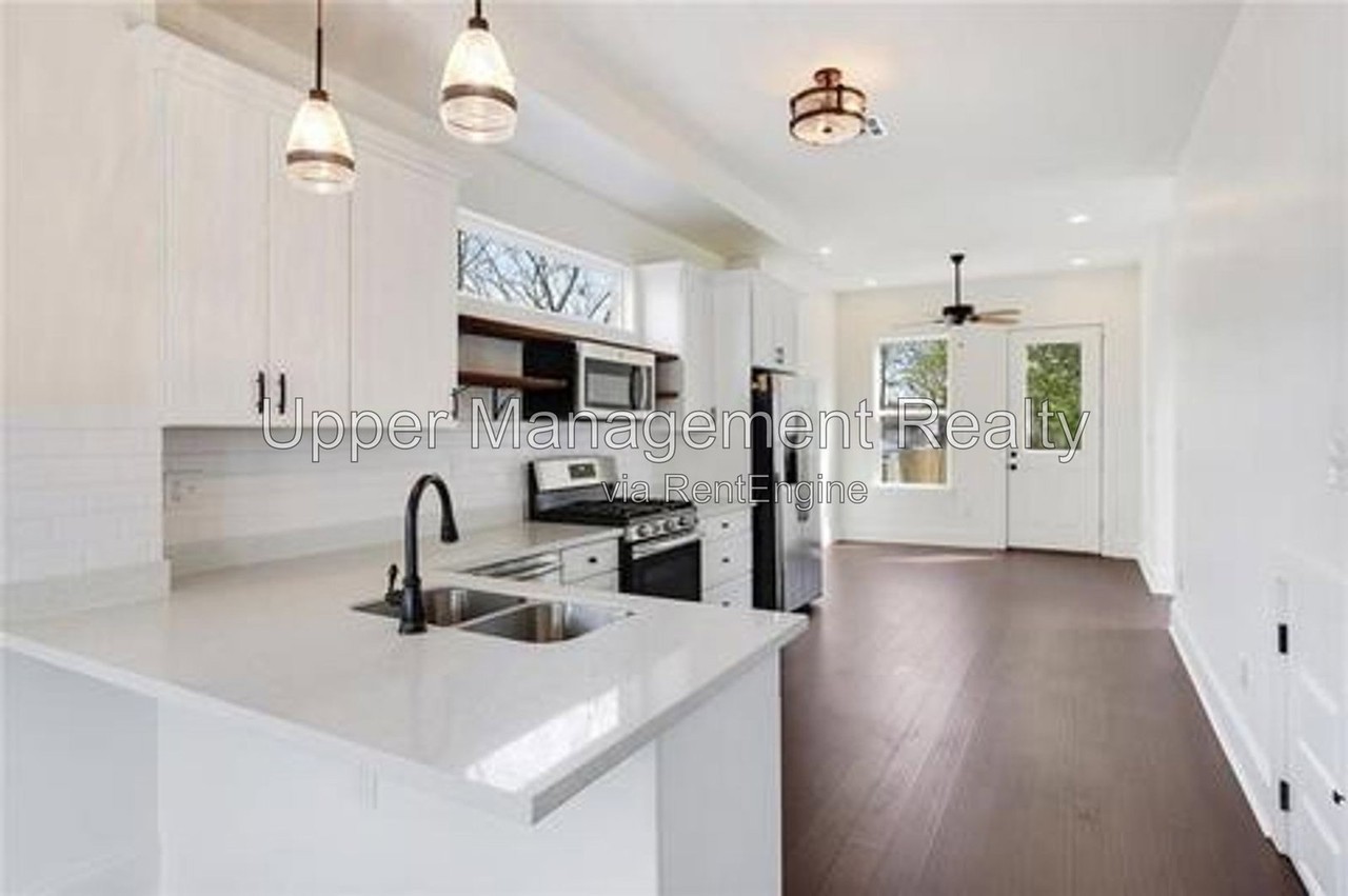 1621 Port St - Photo 2 of 11