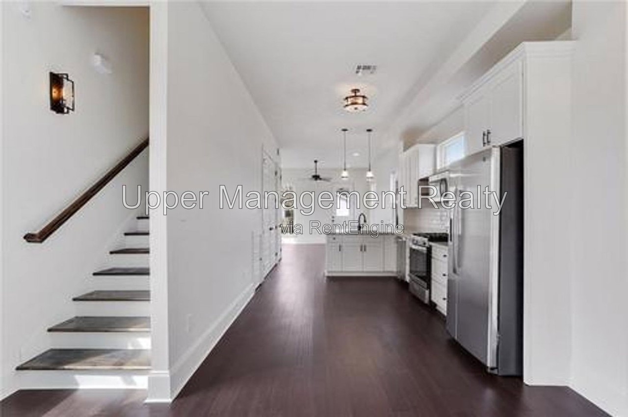 1621 Port St - Photo 3 of 11