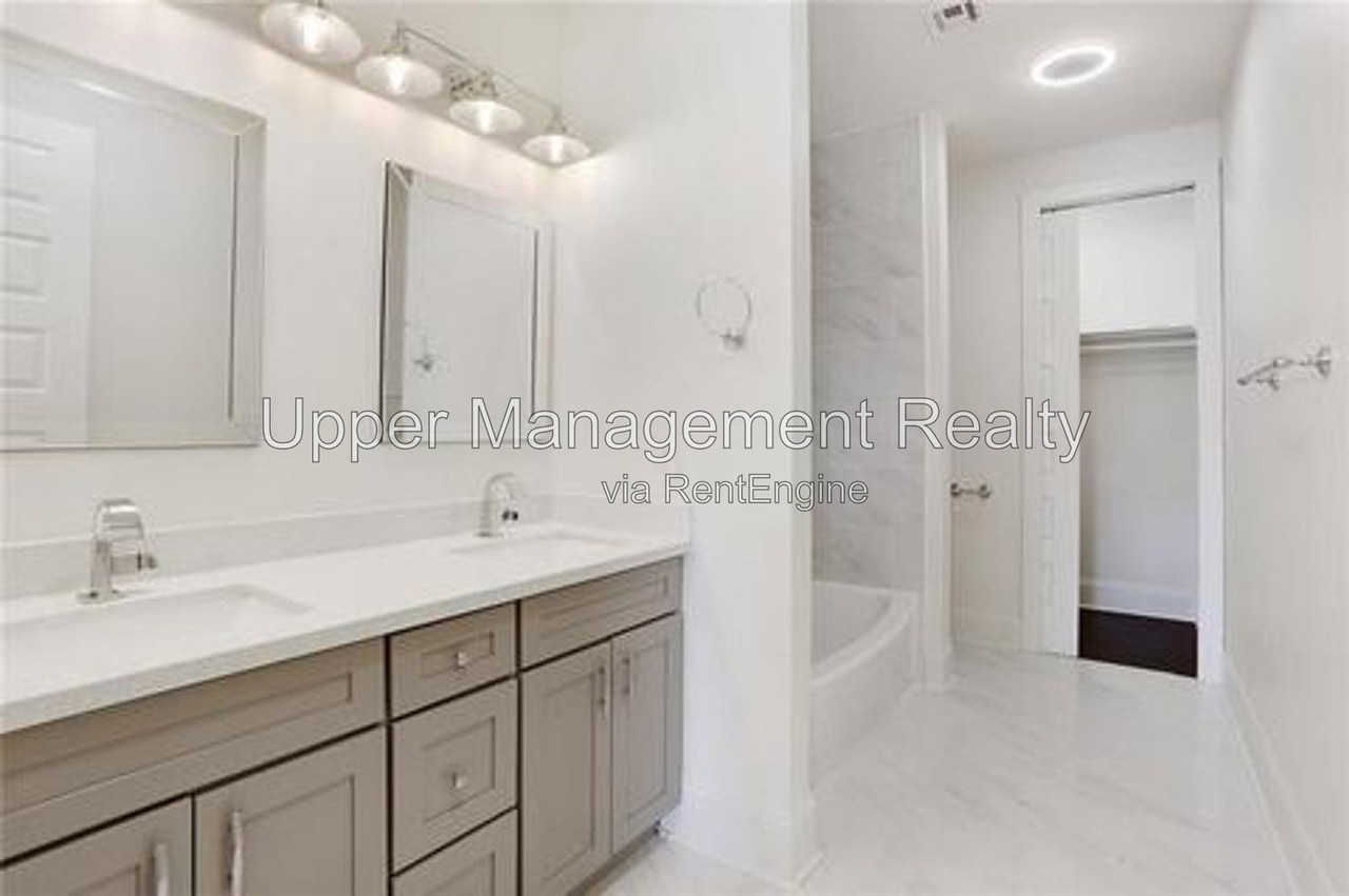 1621 Port St - Photo 6 of 11