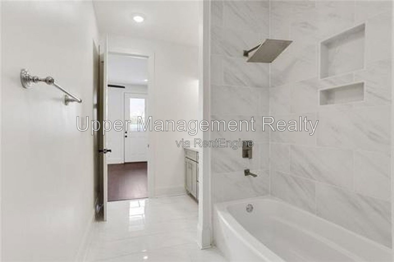 1621 Port St - Photo 7 of 11
