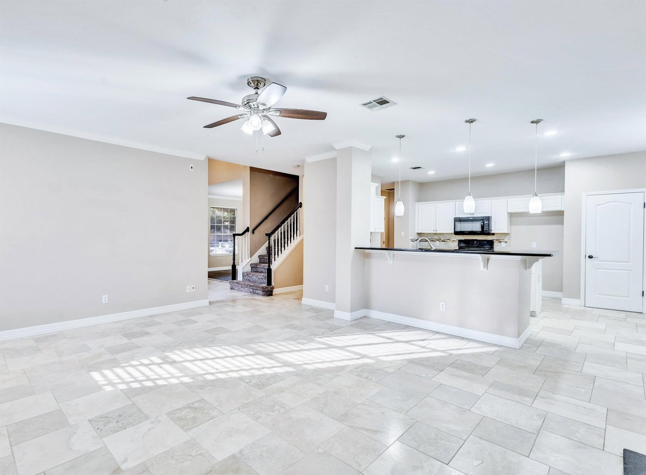 808 Goodspeed Pkwy - Photo 5 of 39