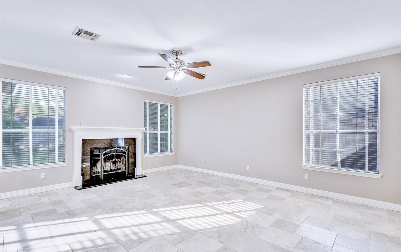 808 Goodspeed Pkwy - Photo 7 of 39