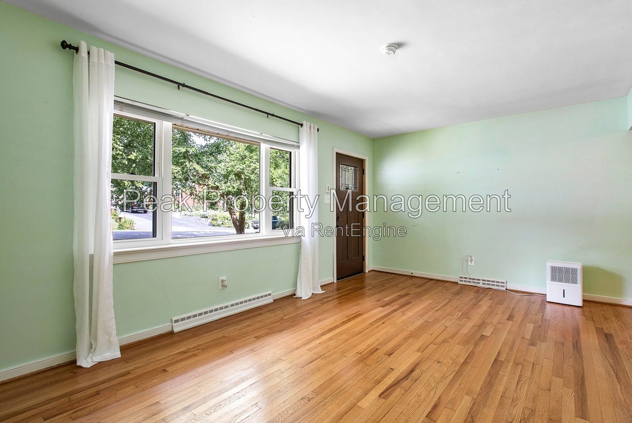 1613 Dena Dr - Photo 7 of 27