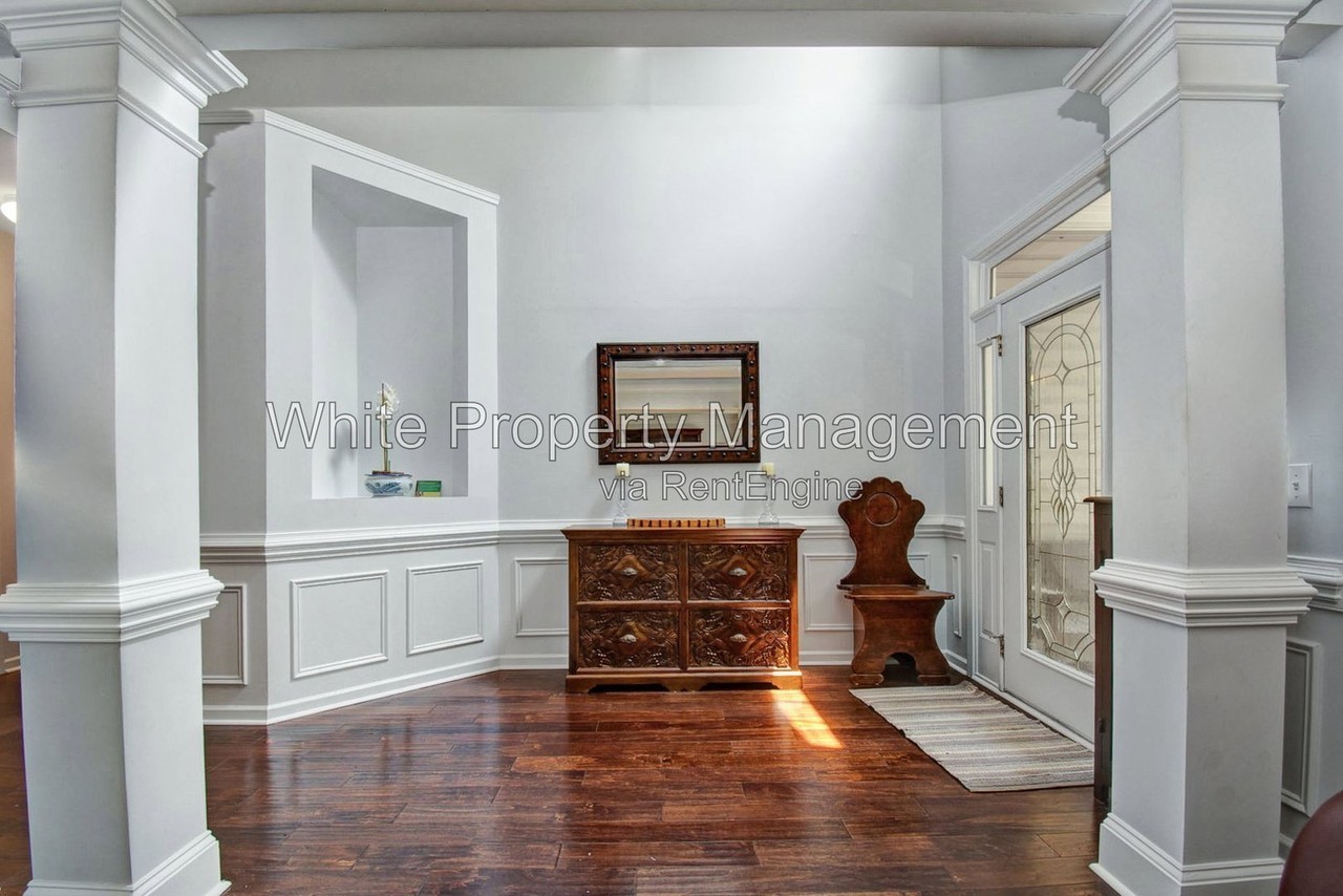9920 Eden Hall Ct - Photo 3 of 36
