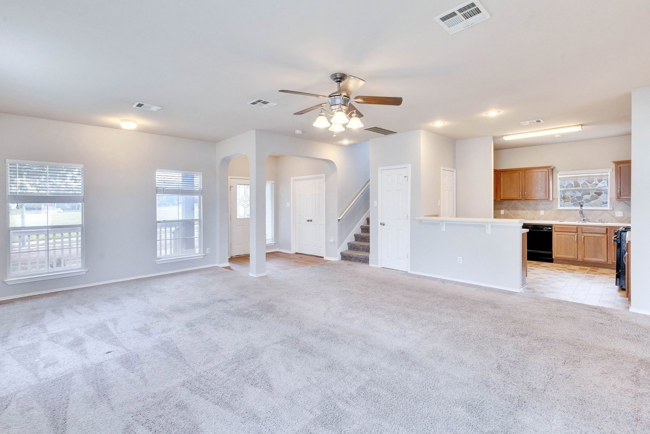 124 Joshua Tree Cir - Photo 3 of 50