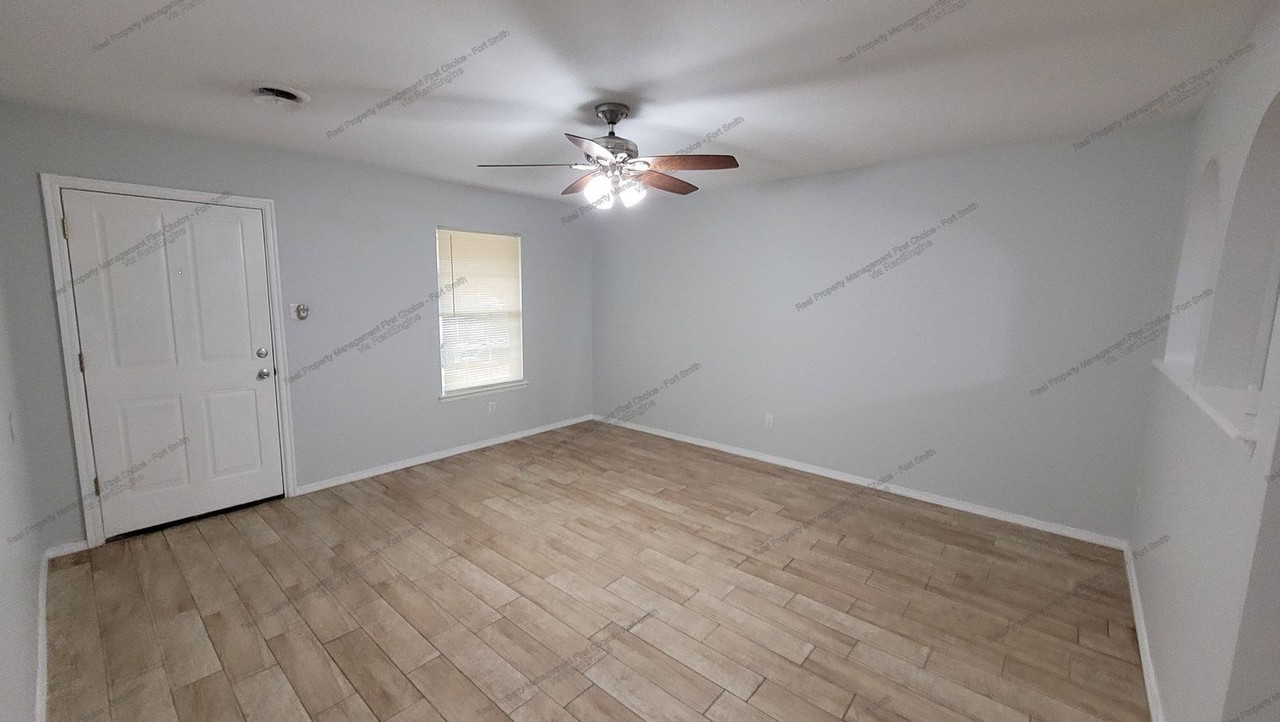 3404 Iola Ave - Photo 3 of 17