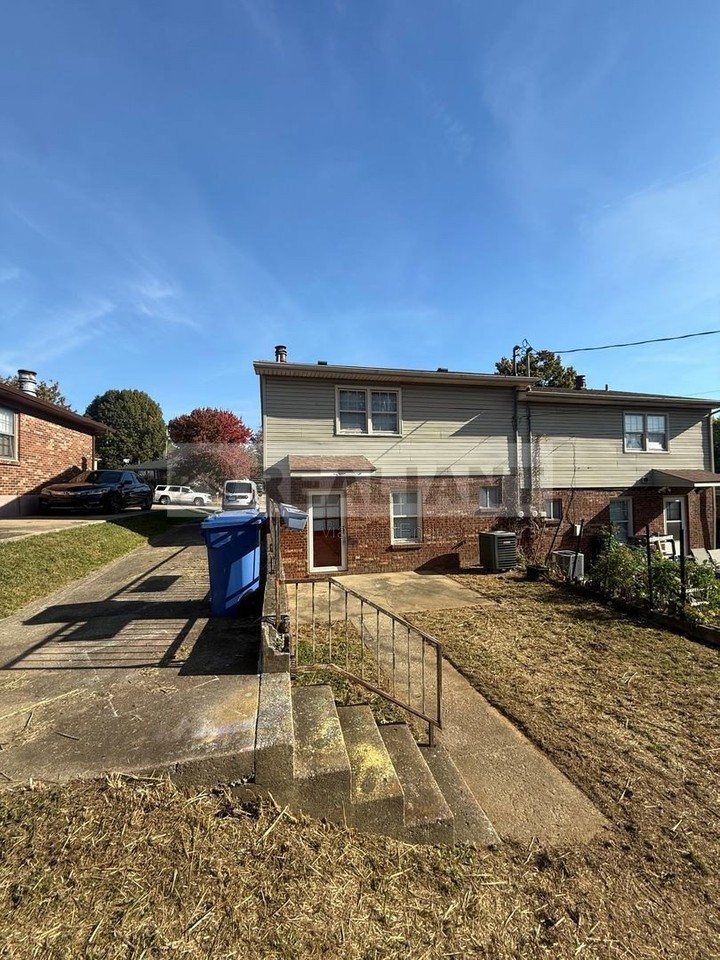 416 Barrister Ct #A - Photo 3 of 12
