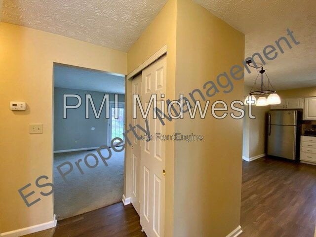 1044 Delray Dr - Photo 5 of 26