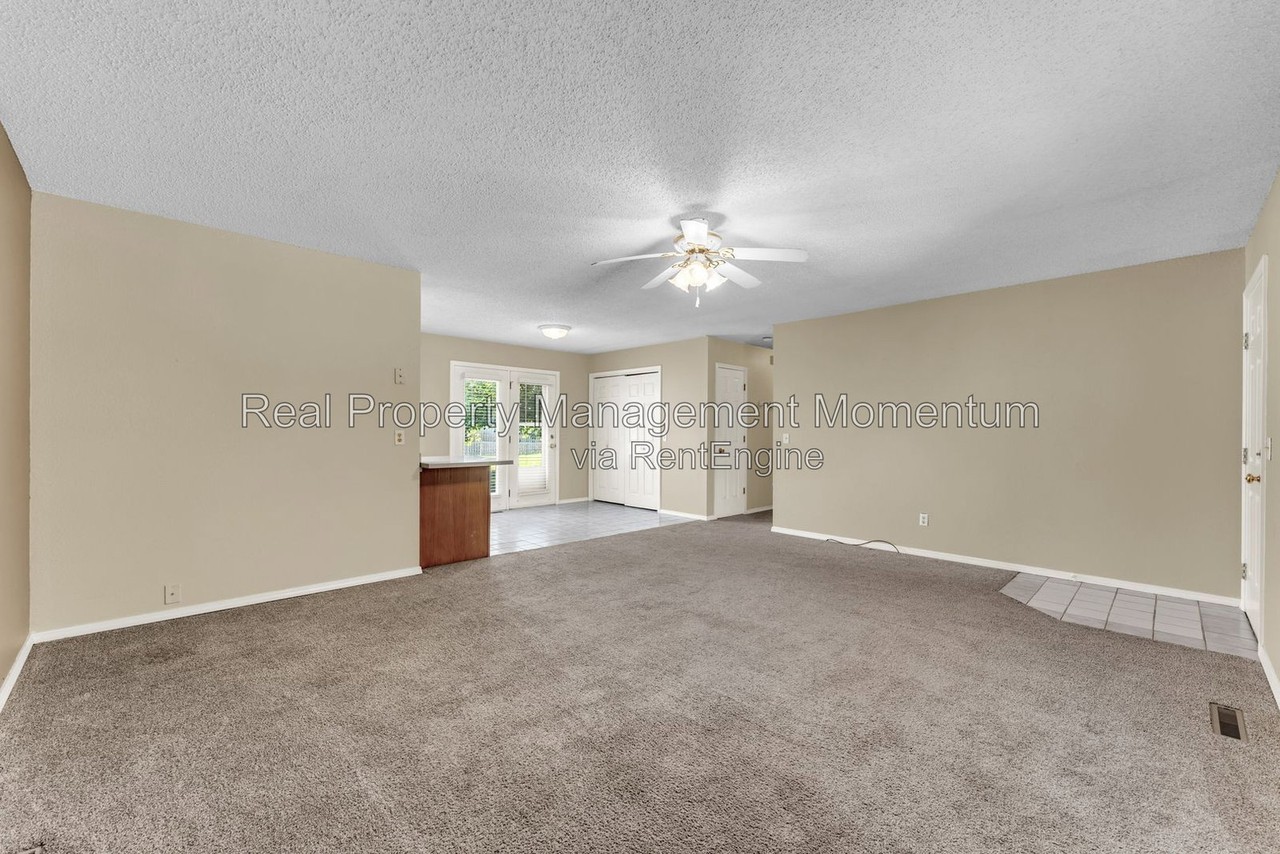304 N Elm Ave - Photo 6 of 30