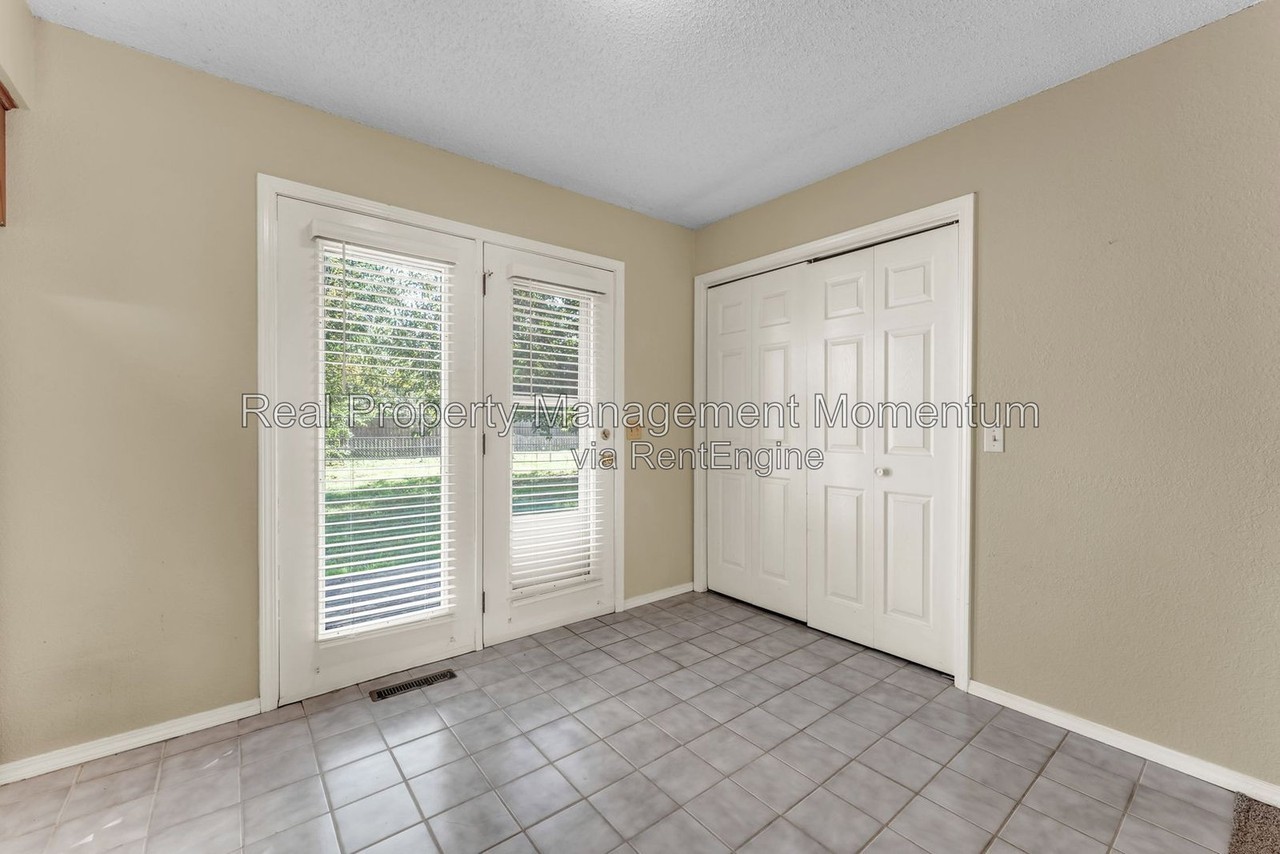 304 N Elm Ave - Photo 7 of 30