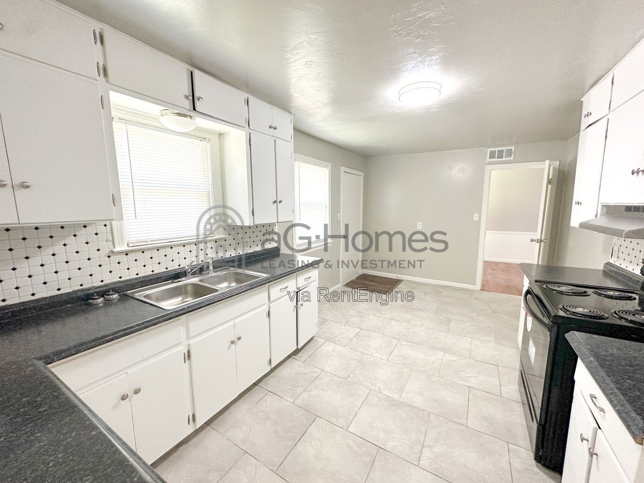 1315 Ne 40th St - Photo 6 of 16