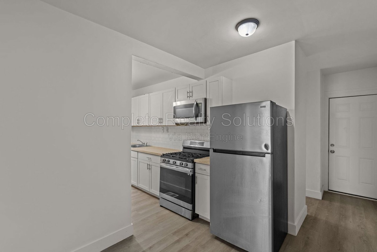 4734 S Grand Blvd #1N - Photo 5 of 32