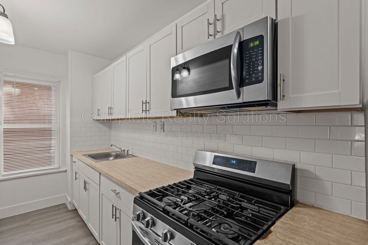 4734 S Grand Blvd #1N - Photo 6 of 32