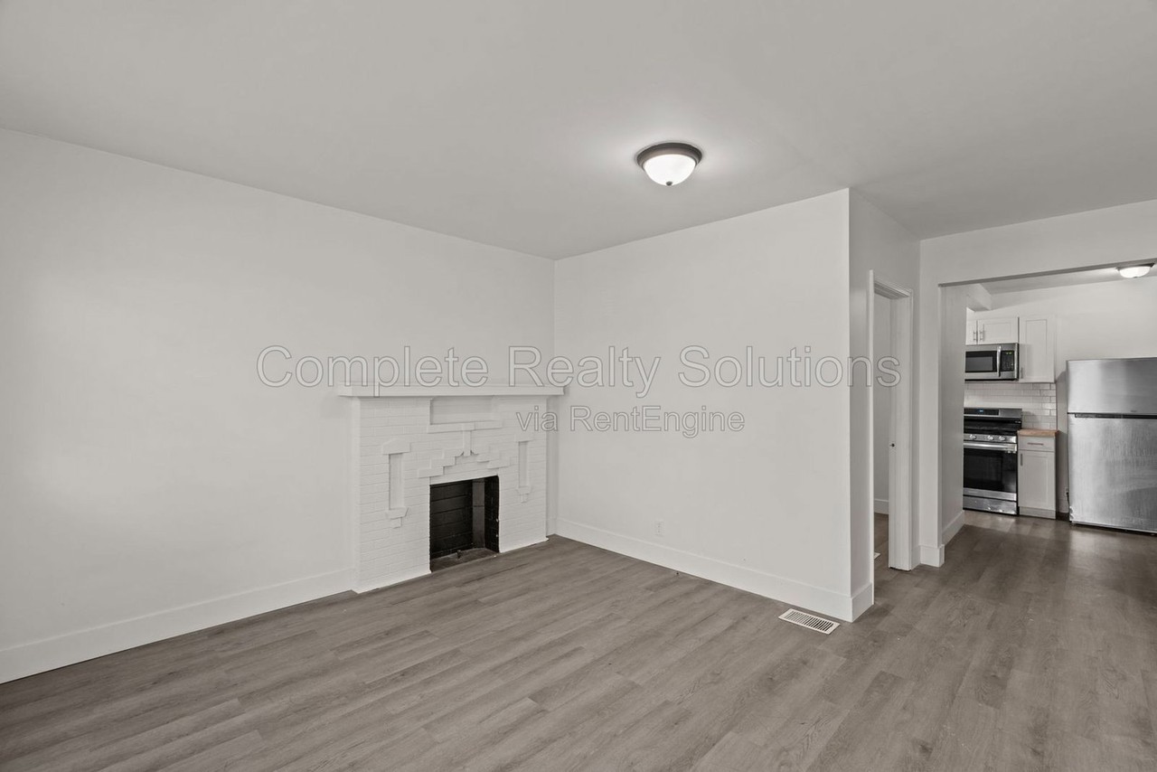 4734 S Grand Blvd #1N - Photo 7 of 32