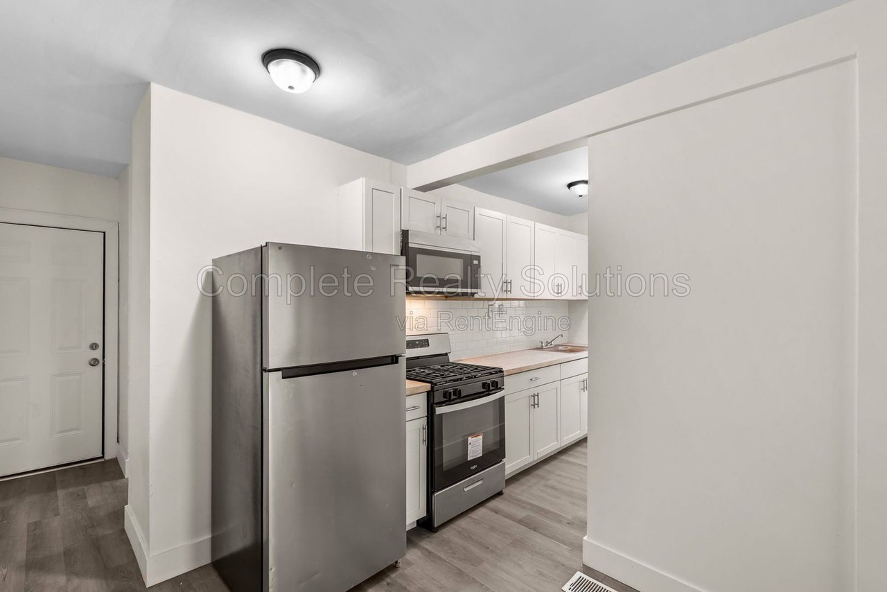 4734 S Grand Blvd #1S - Photo 2 of 27