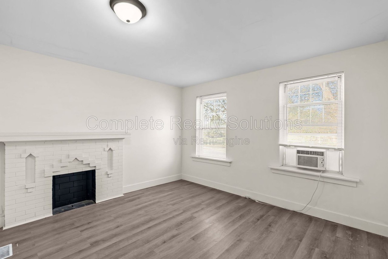 4734 S Grand Blvd #1S - Photo 5 of 27