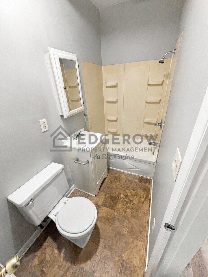 1652 Peck St #1 - Photo 7 of 11