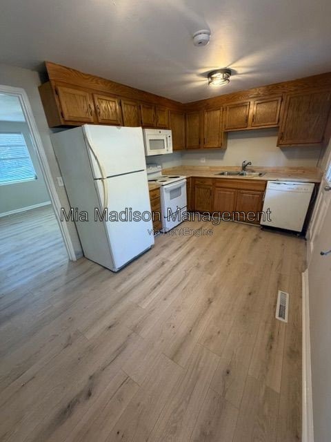 602 Rivers End Dr - Photo 3 of 9