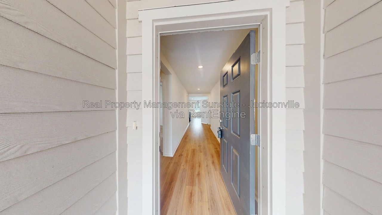 11172 Stapleton Dr - Photo 4 of 27