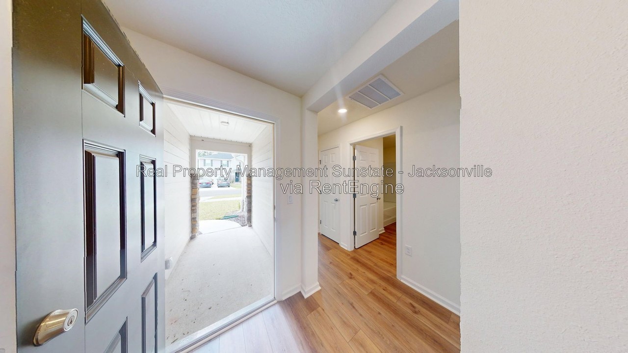 11172 Stapleton Dr - Photo 5 of 27