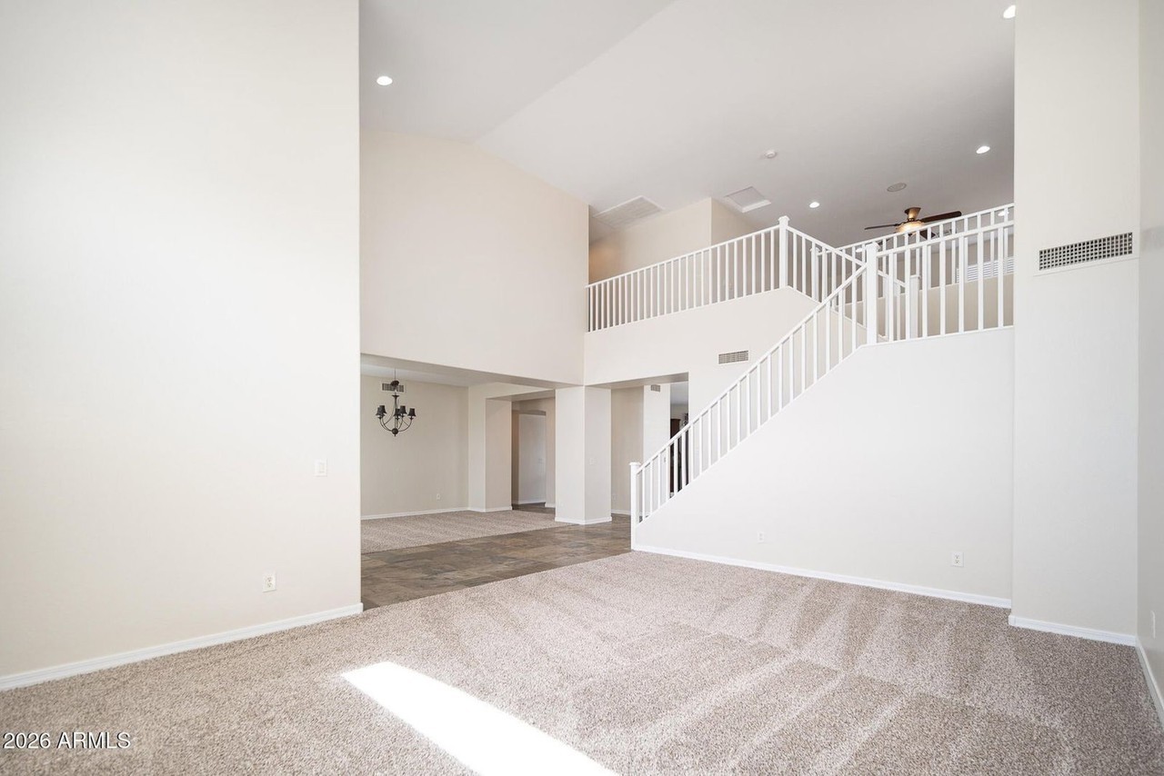 18320 W Banff Ln - Photo 4 of 37