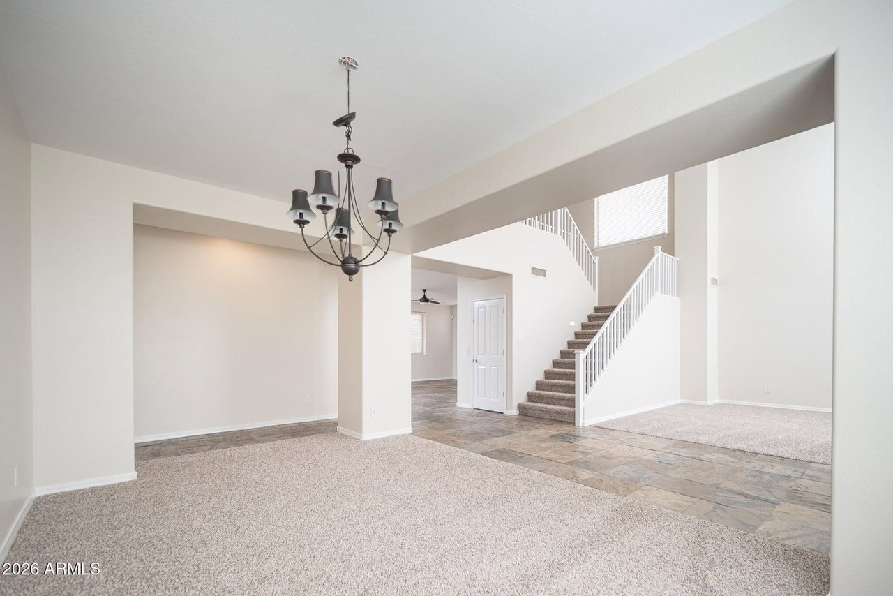 18320 W Banff Ln - Photo 5 of 37