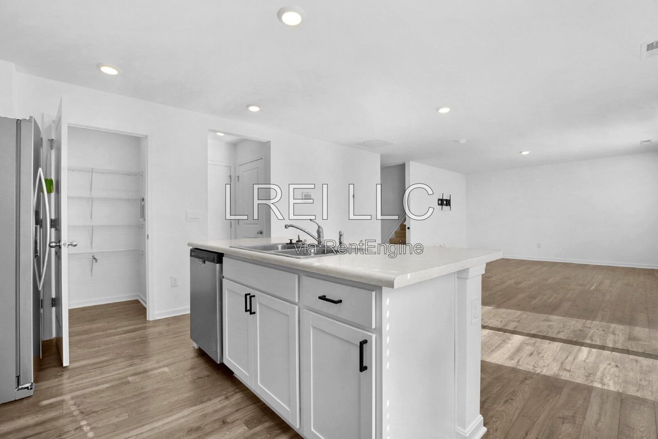 117 Beech Tree Ct - Photo 4 of 20