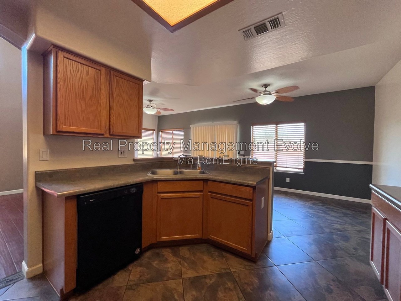 10129 E Carmel Ave - Photo 4 of 29