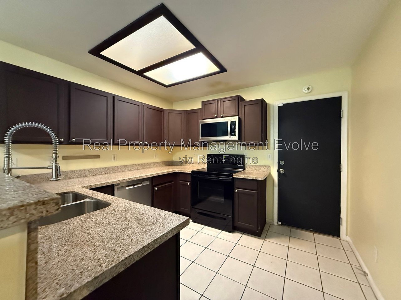11238 N 81st Ave - Photo 6 of 25