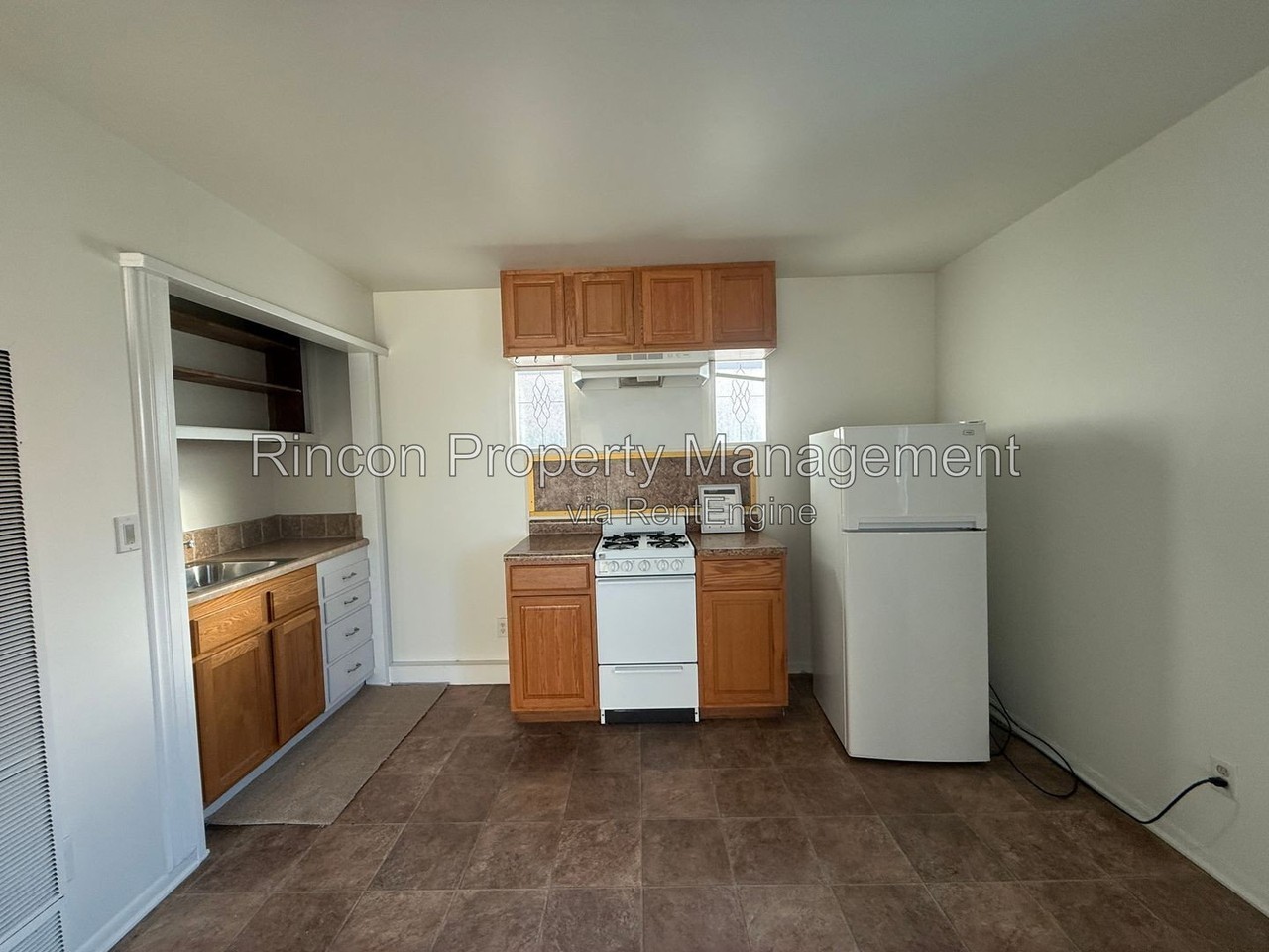 1146 Bath Ln #2 - Photo 4 of 11
