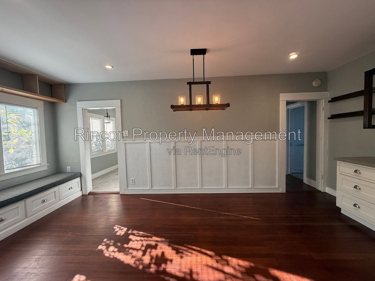 389 Hurst Ave - Photo 6 of 17