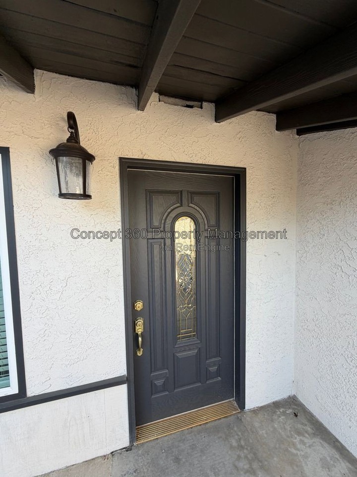 4081 Farquhar Ave - Photo 6 of 50