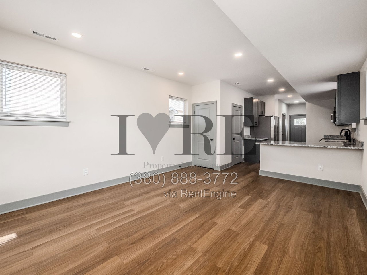 384 Whitethorne Ave - Photo 6 of 50
