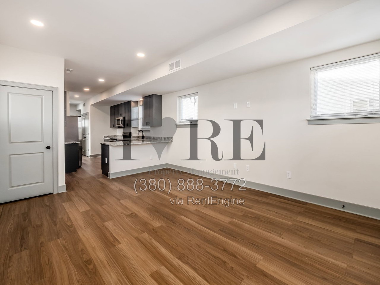 384 Whitethorne Ave - Photo 7 of 50