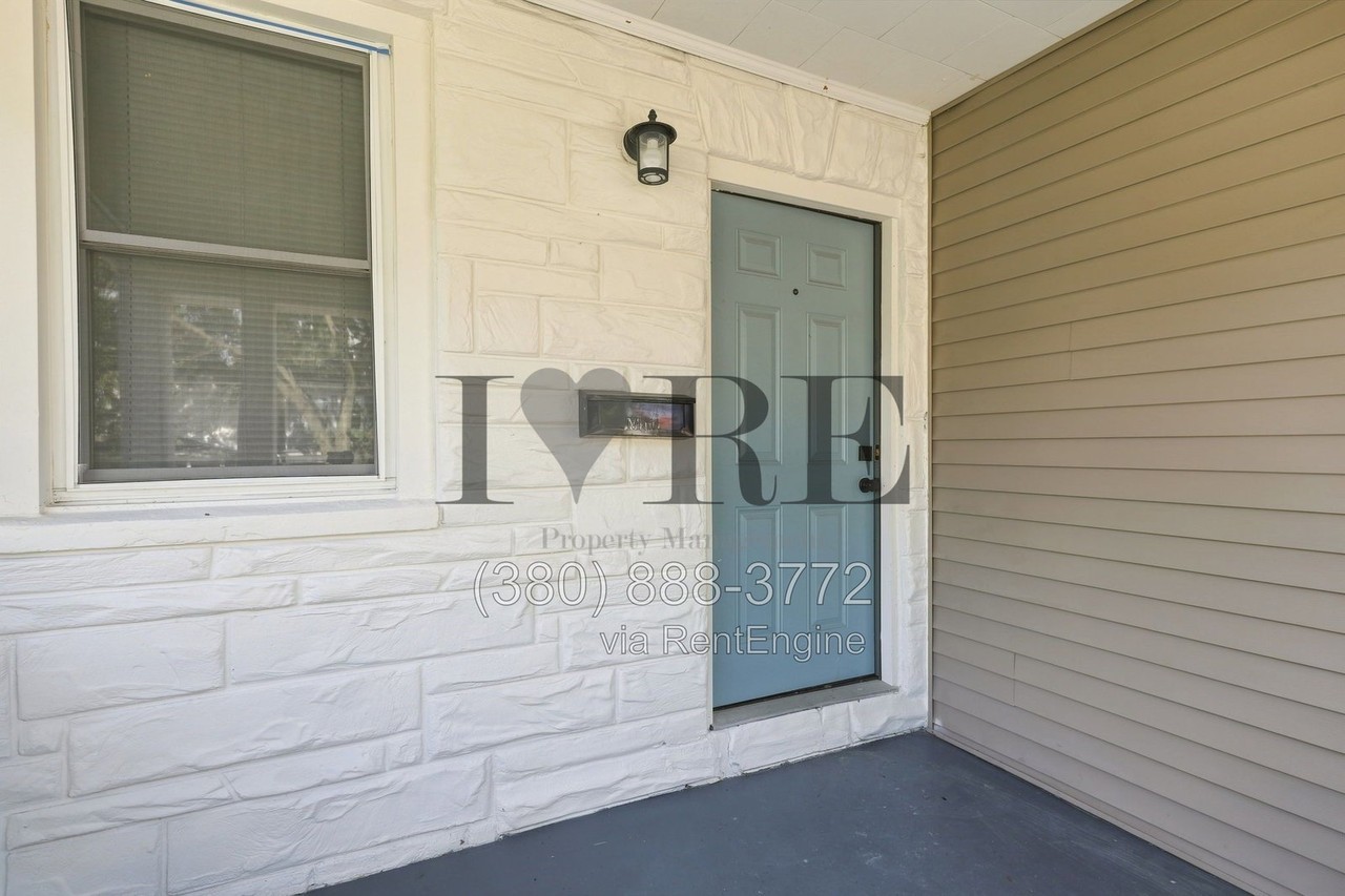 249 S Central Ave - Photo 3 of 43