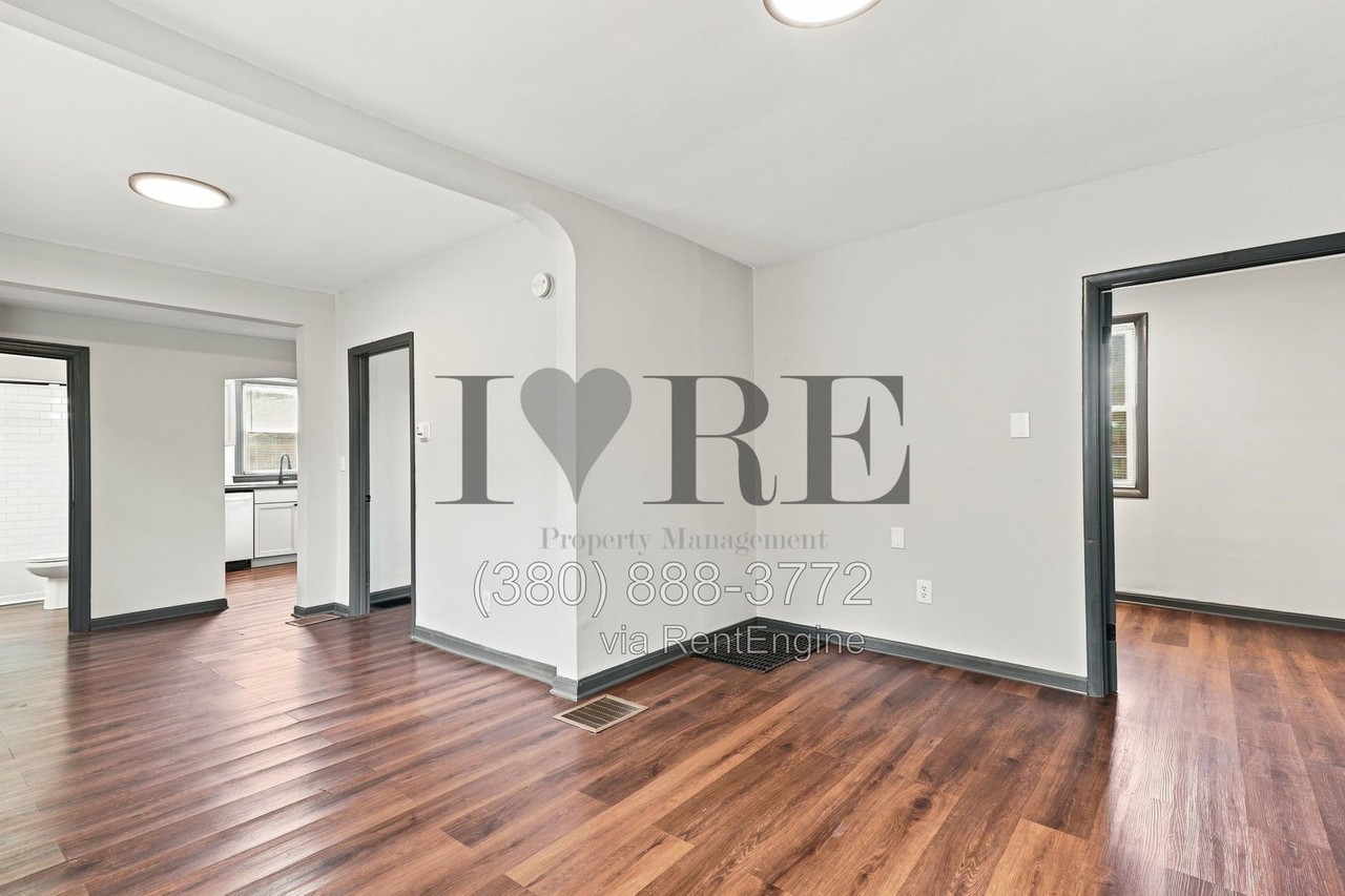 249 S Central Ave - Photo 6 of 43